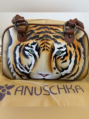 Anuschka Hand-Painted Tiger Tote - Tan, Black, White, Green 🐅